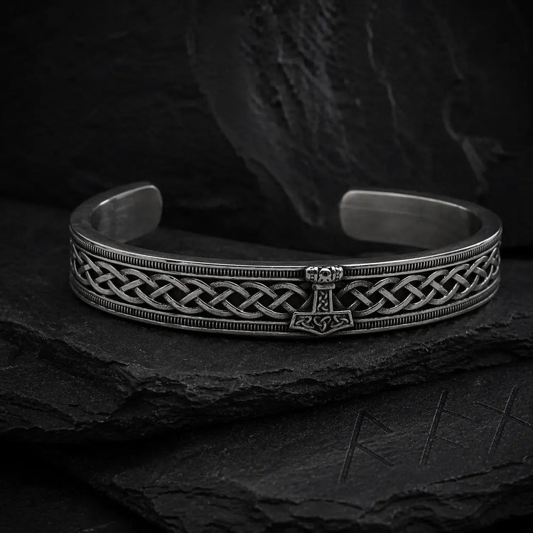 Bracelet Viking porteur du Mjolnir