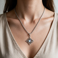 Collier \"Garde la lumière\" avec pierre de lune