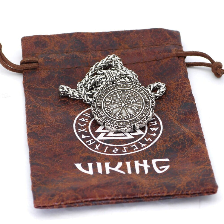 Collier boussole runique Vegvisir