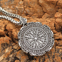 Collier boussole runique Vegvisir