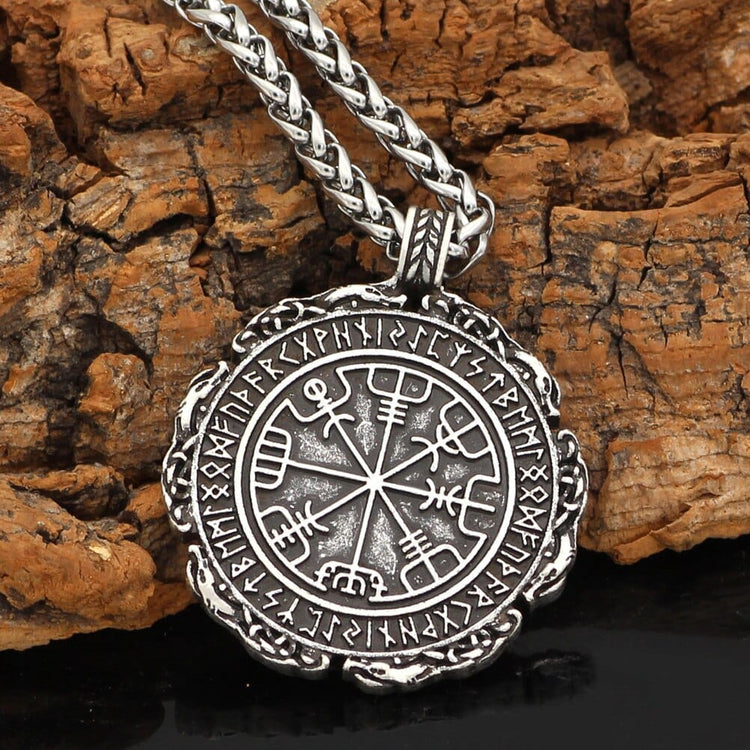 Collier boussole runique Vegvisir