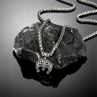 Collier de fleurs d'iris nordiques
