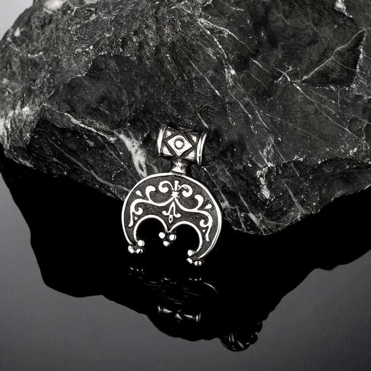 Collier de fleurs d'iris nordiques