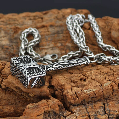 Collier Mjolnir orné de l'arbre de vie Yggdrasil
