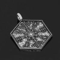 Collier plaque sculptée guide spirituel Vegvisir