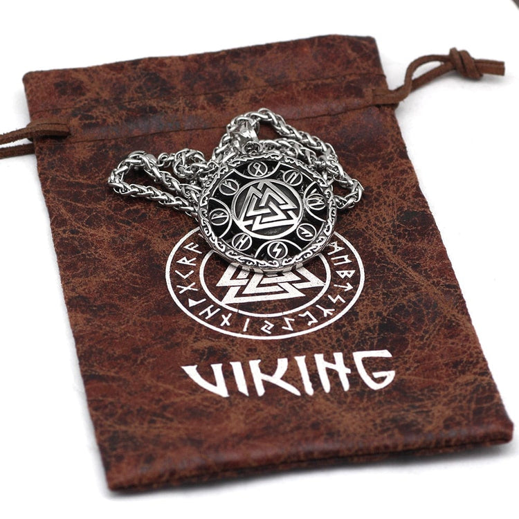 Collier runique Valknut