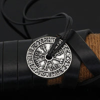 Collier runique Vegvisir