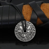 Collier runique Vegvisir