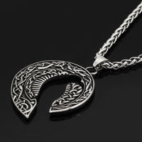 Collier silhouette du corbeau d'Odin