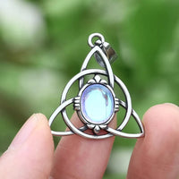 Collier Triquetra \"Talisman de Féminité\" avec pierre de lune