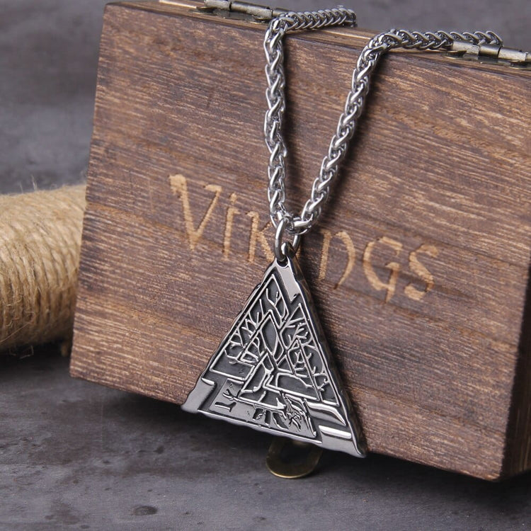 Collier Viking \"Lien des Mondes: Pendentif Yggdrasil Valknut\"