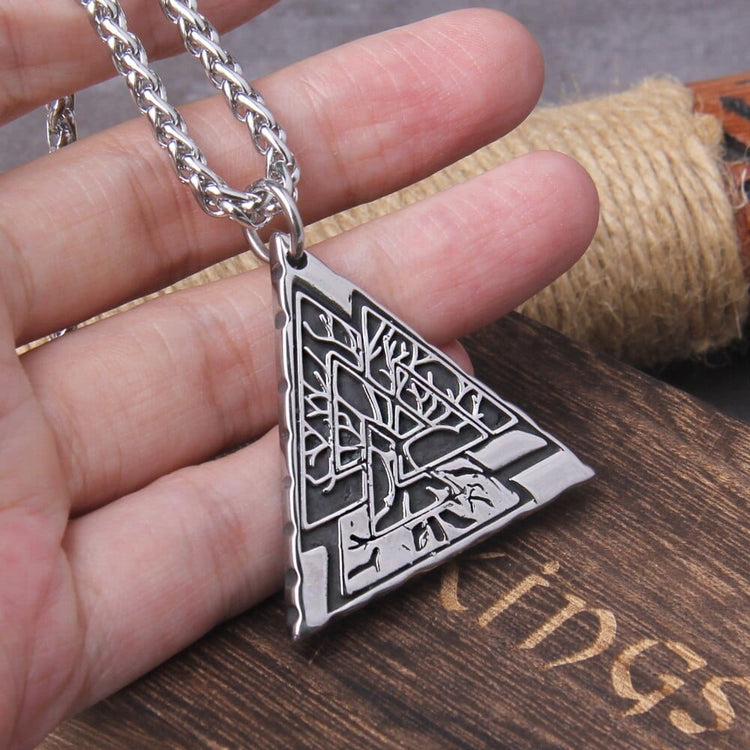 Collier Viking \"Lien des Mondes: Pendentif Yggdrasil Valknut\"