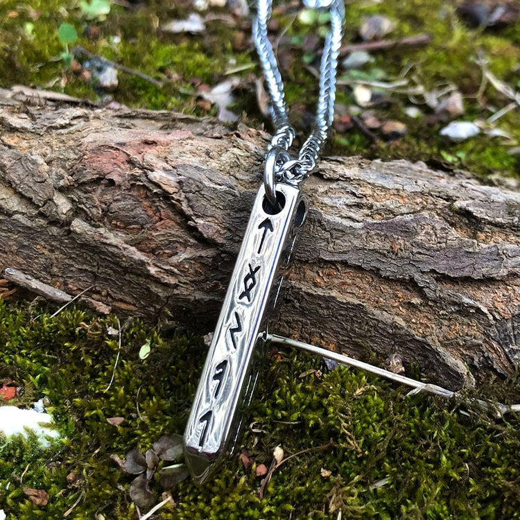 Pendentif de protection runique d'Odin